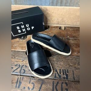 Shu Shop Crisanta Black Leather Slide Sandals Women’s 8 NWOB